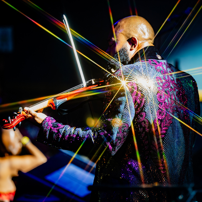 Stringz Attached-An Evening with Omari Dillard-Soul Violinist - Rosue Theatre May 17 website photo