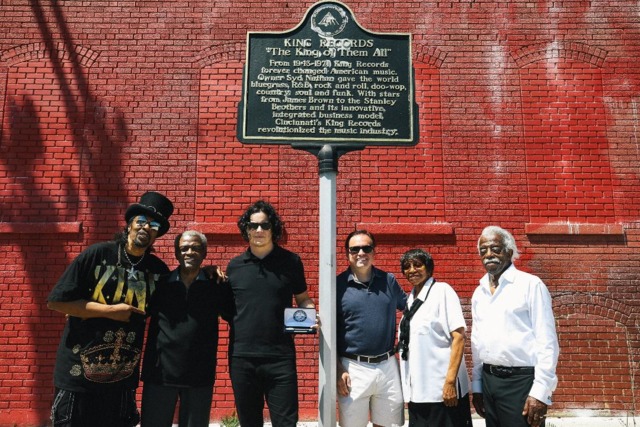 KING_0822_Jack_White__King_artist_Bootsy_Collins__King_artist_Otis_Williams__Jack_White__Mayor_John_Cranley__Evanston_Council_Presiden